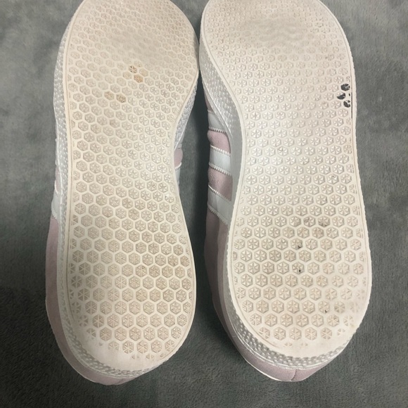 Womens pink adidas trainers - Picture 4 of 5